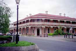 Jens Town Hall Hotel - Inverell Accommodation 0