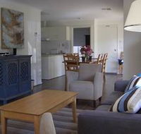 Saltaire Yellow - Inverell Accommodation