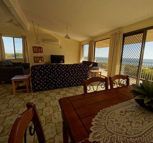 Sea Air-a Siesta 5 - Inverell Accommodation 3