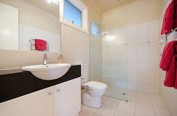 Domain Apartments - Inverell Accommodation 4