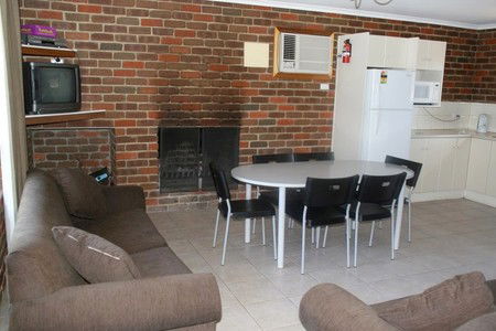 Roonka Riverfront Cottages - Inverell Accommodation 4