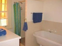 Red Brick Sea Retreat - Inverell Accommodation 2