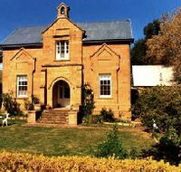 Old School House - Inverell Accommodation