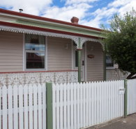 Newdegate House - Inverell Accommodation