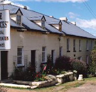Lythgos Row of Romantic Cottages - Inverell Accommodation