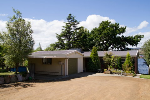 Waterside Accommodation - Inverell Accommodation 2