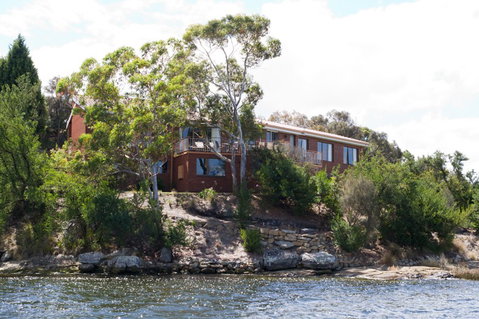 Waterside Accommodation - Inverell Accommodation 3