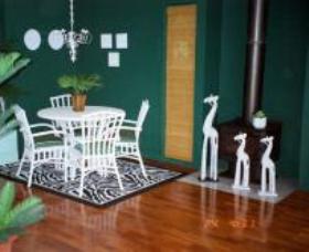 Chalet Chic - Inverell Accommodation 0