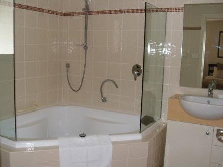Snowbound Chalets - Inverell Accommodation 1