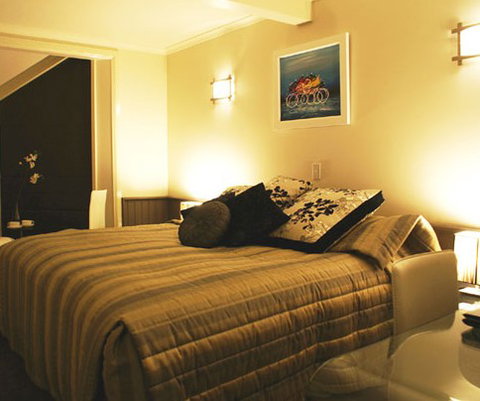 Pure Chalet - Inverell Accommodation 0