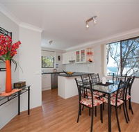 Magnus Street Treetops - Inverell Accommodation