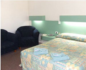 Longreach Motel - Inverell Accommodation 0