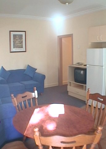 Hampton Court Apartments - Inverell Accommodation 2