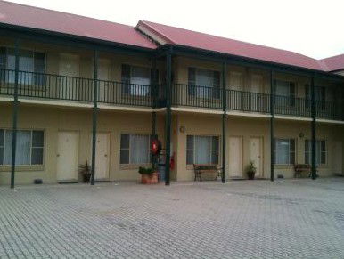 Golden Guitar Motor Inn - Inverell Accommodation 3