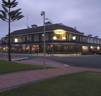 Grand Tasman Hotel - Inverell Accommodation