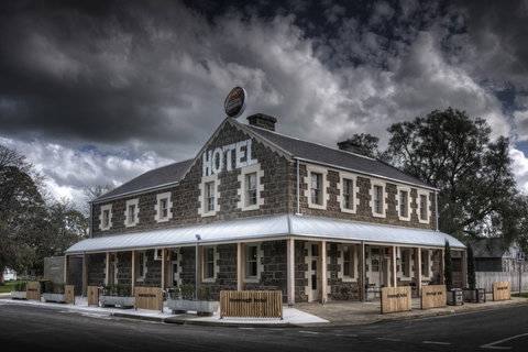 Inverleigh Hotel - Inverell Accommodation 0