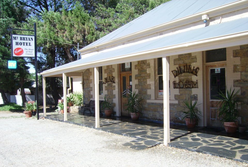 Collinsville ACT Inverell Accommodation