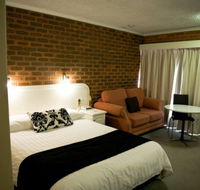 Cousins Motor Inn - Inverell Accommodation