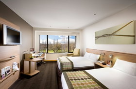 Crowne Plaza Canberra - Inverell Accommodation 1