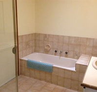 Australian Home Away  Doncaster Elgar - Inverell Accommodation