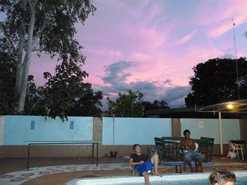 Palm Court Budget Motel Hostel/Backpackers - Inverell Accommodation 9
