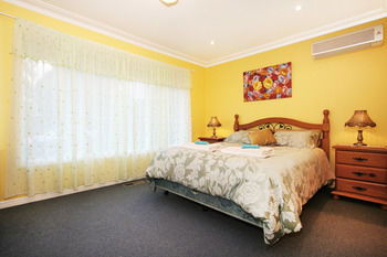 Roseland Holiday House - Inverell Accommodation 3