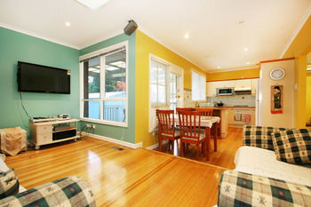 Roseland Holiday House - Inverell Accommodation 9