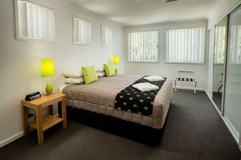 Wallsend Executive Apartments - Inverell Accommodation 17