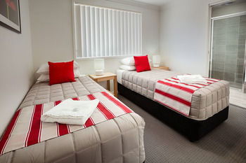 Wallsend Executive Apartments - Inverell Accommodation 19
