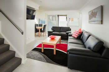 Wallsend Executive Apartments - Inverell Accommodation 36