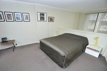 Darlinghurst 403 Pop Furnished Apartment - Inverell Accommodation 2