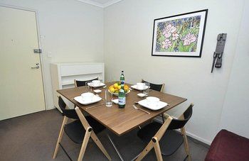 Darlinghurst 403 Pop Furnished Apartment - Inverell Accommodation 4