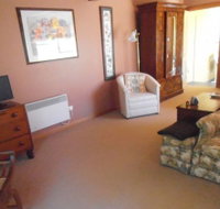 John and Eva Selles Studio Apartment - Inverell Accommodation