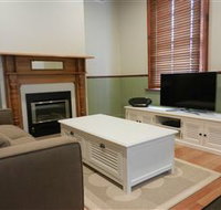 Myrtle Cottage - Inverell Accommodation