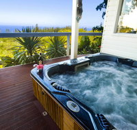 The White House Ocean View Spa Villa - Inverell Accommodation