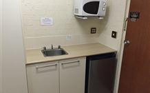 Hamilton's Townhouse Motel - Queanbeyan - Inverell Accommodation 2