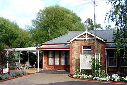 Amble In Self Contained Accommodation - Garden Retreat B & B - Inverell Accommodation 0