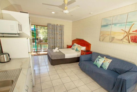 Tropical Palms Resort & 4WD Hire - Inverell Accommodation 0