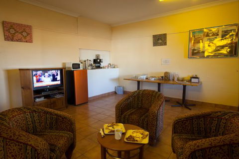 Tilmouth Well Roadhouse - Inverell Accommodation 7