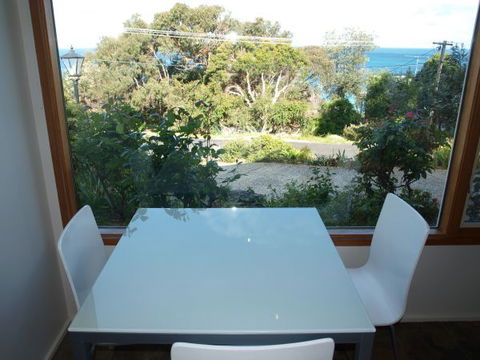 Beach Views Lorne - Inverell Accommodation 3
