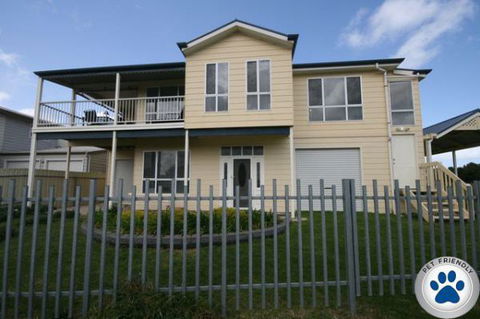 LJ Hooker Goolwa Holiday Rentals - 42 Underwood Avenue, Goolwa Beach - Inverell Accommodation 4