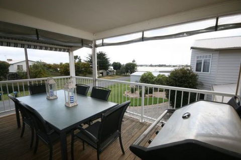 LJ Hooker Goolwa Holiday Rentals - 42 Underwood Avenue, Goolwa Beach - Inverell Accommodation 6