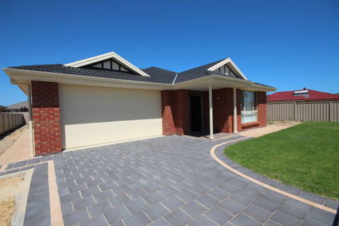 LJ Hooker Goolwa Holiday Rentals - 42 Underwood Avenue, Goolwa Beach - Inverell Accommodation 16