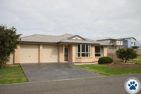 LJ Hooker Goolwa Holiday Rentals - 42 Underwood Avenue, Goolwa Beach - Inverell Accommodation 20
