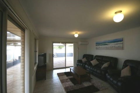 LJ Hooker Goolwa Holiday Rentals - 42 Underwood Avenue, Goolwa Beach - Inverell Accommodation 22