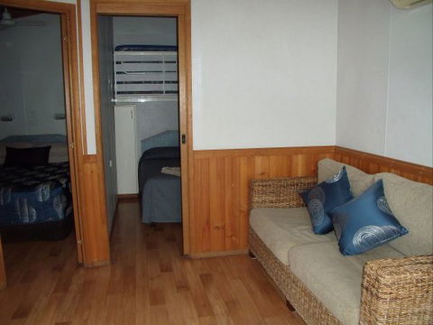 Elliston Waterloo Bay Tourist Park - Inverell Accommodation 7
