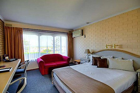 Raglan Motor Inn - Inverell Accommodation 0