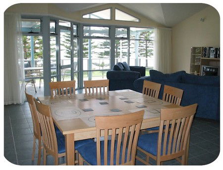 Port Lincoln Foreshore Apartments - Inverell Accommodation 1