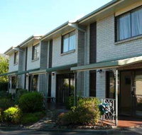 Davey Place Holiday Townhouses - Inverell Accommodation