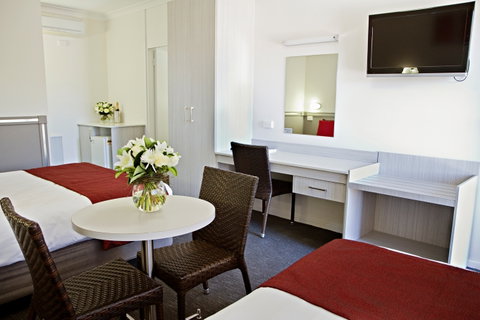 Governor Macquarie Motor Inn - Inverell Accommodation 5